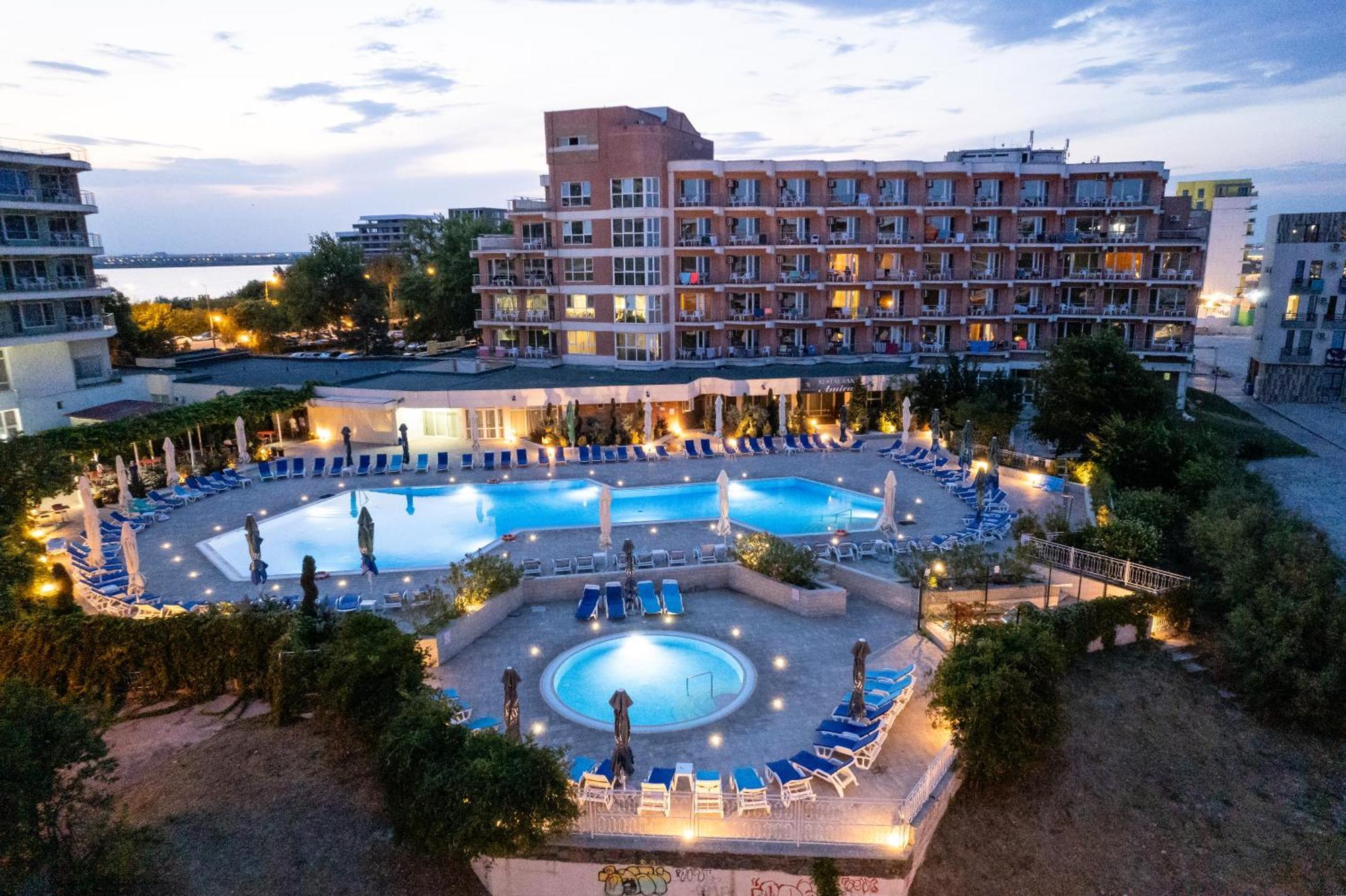 Hotel Amiral Mamaia Kültér fotó